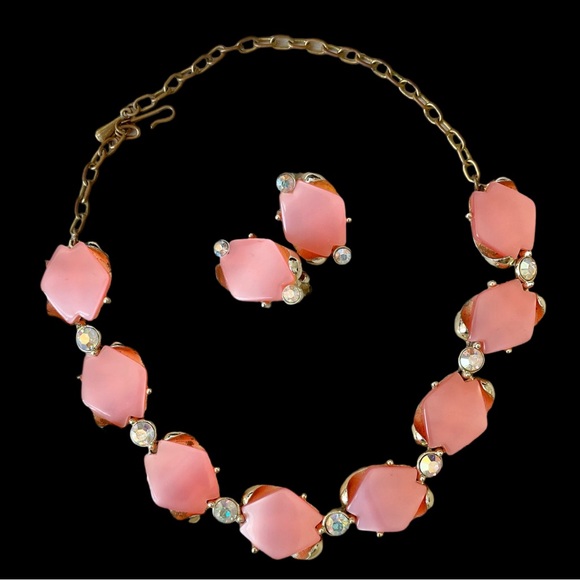 Vintage Pink Lucite Thermoset Clip Earrings Choker Necklace Set Mid Century - Picture 3 of 8